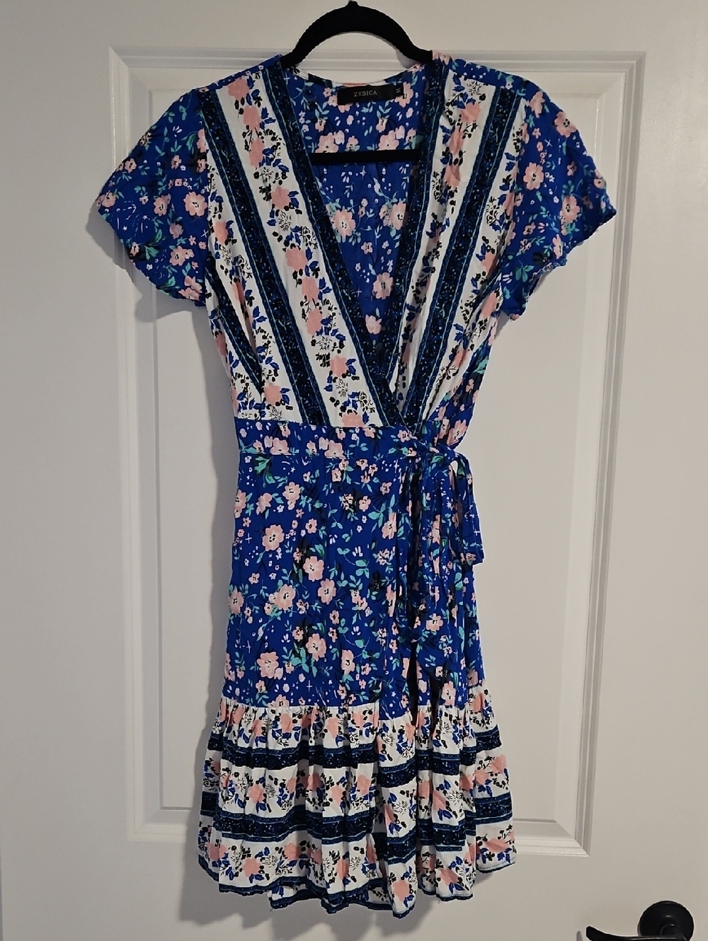 Zesica Blue Wrap Mini Dress with Pink Floral Accents - Size Medium